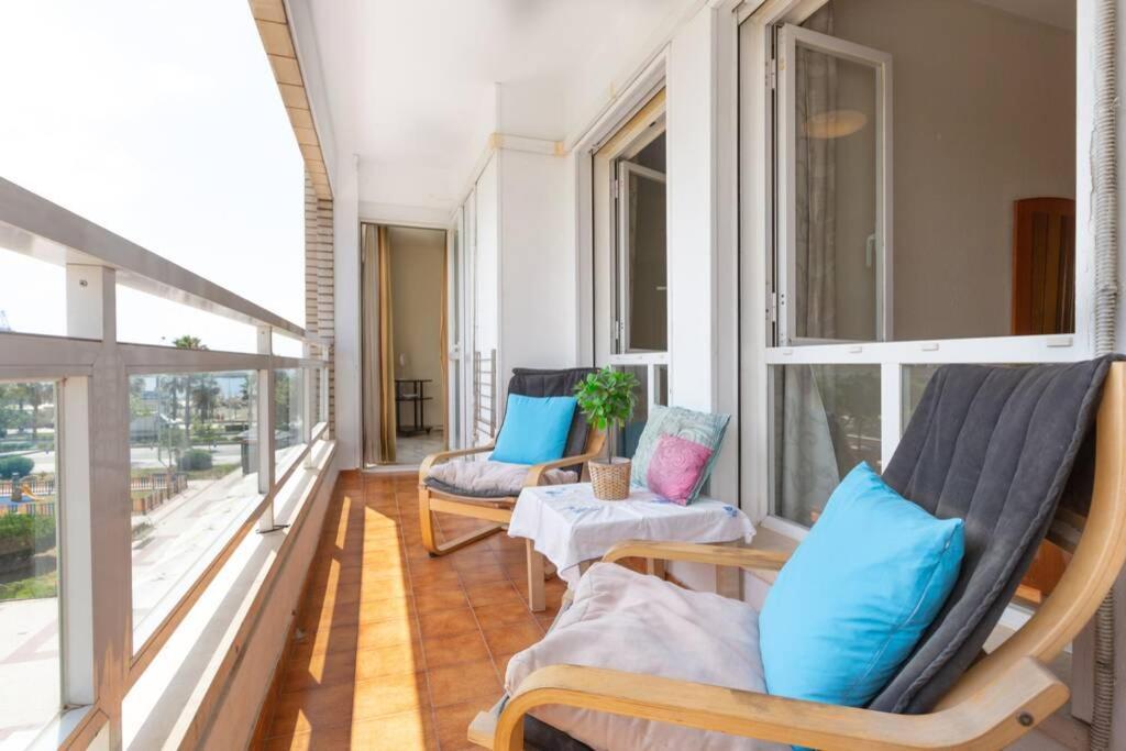 Playa Huelin Apartamento Apartment Malaga Exterior photo